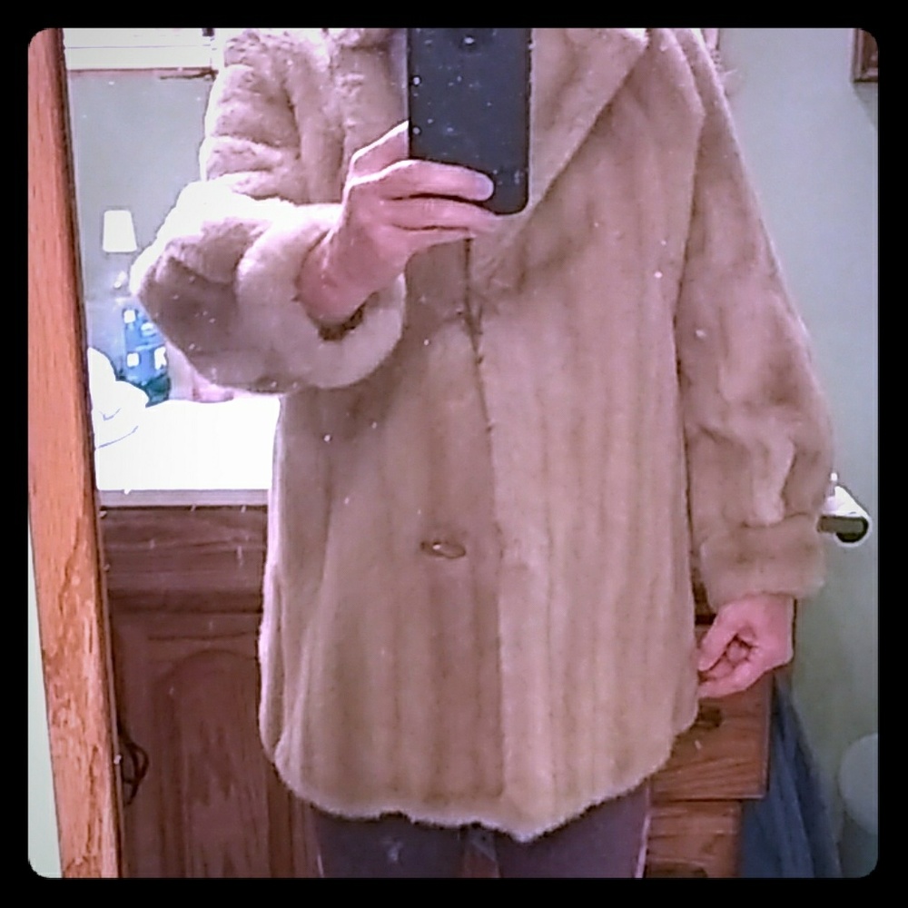 Vintage tissavel 100 acrylic coat